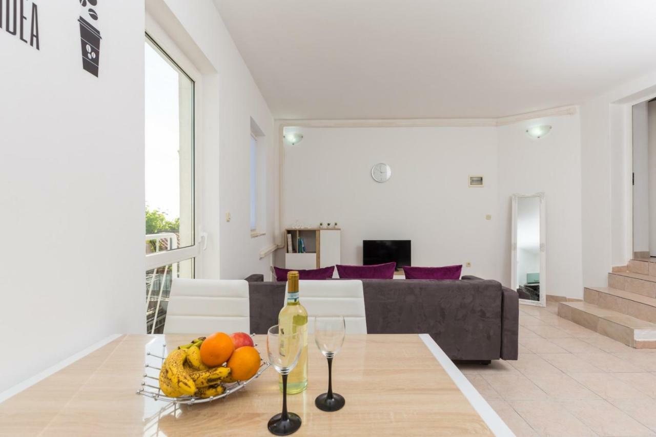 Apartment Kucera Rovinj Exterior photo